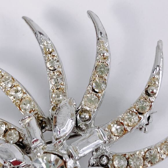Vintage Mid Century Brooch Silver Tone Starburst Clear Rhinestone Jewelry - Picture 6 of 9